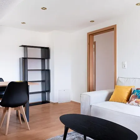 G-Living Louis-Hentges-Str 公寓